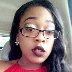 Meet your Posher, Ebony